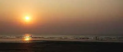 Umbergaon Beach